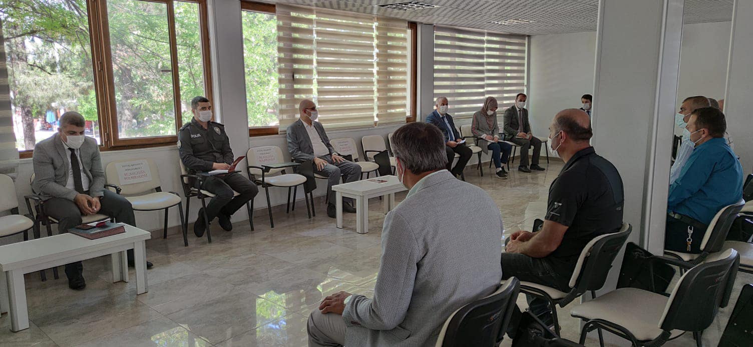 Muhtarlarla toplantı yapıldı