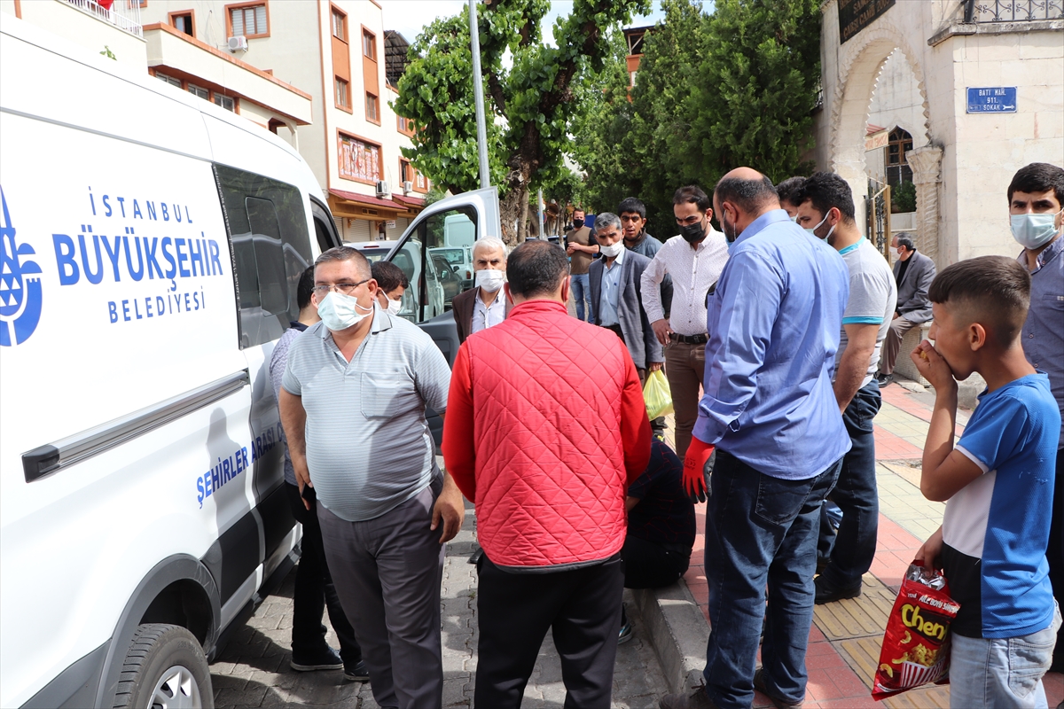 İstanbul'dan g&ouml;nderilen naaşın başkasıyla karıştığını Siirt'teki cenaze namazında &ouml;ğrendiler