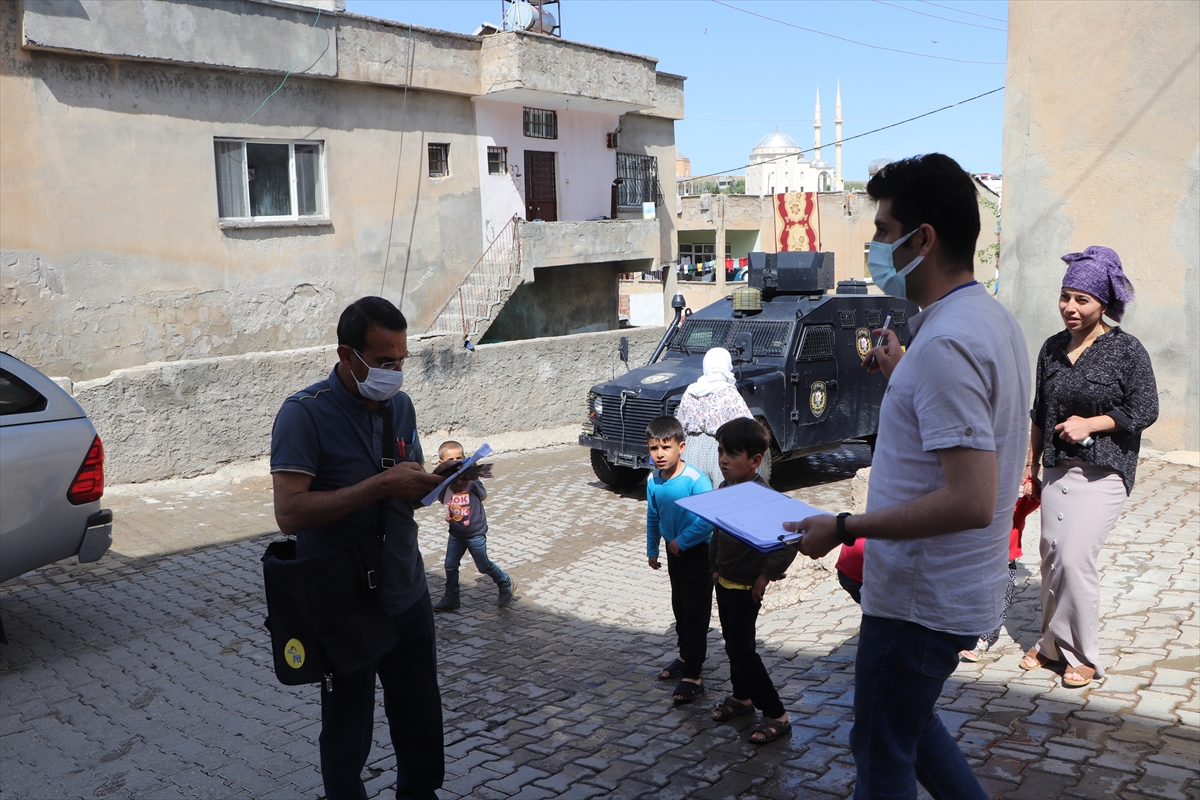 Siirt'te "tam kapanma" d&ouml;neminde &ouml;demeler ihtiya&ccedil; sahiplerine ulaştırıldı