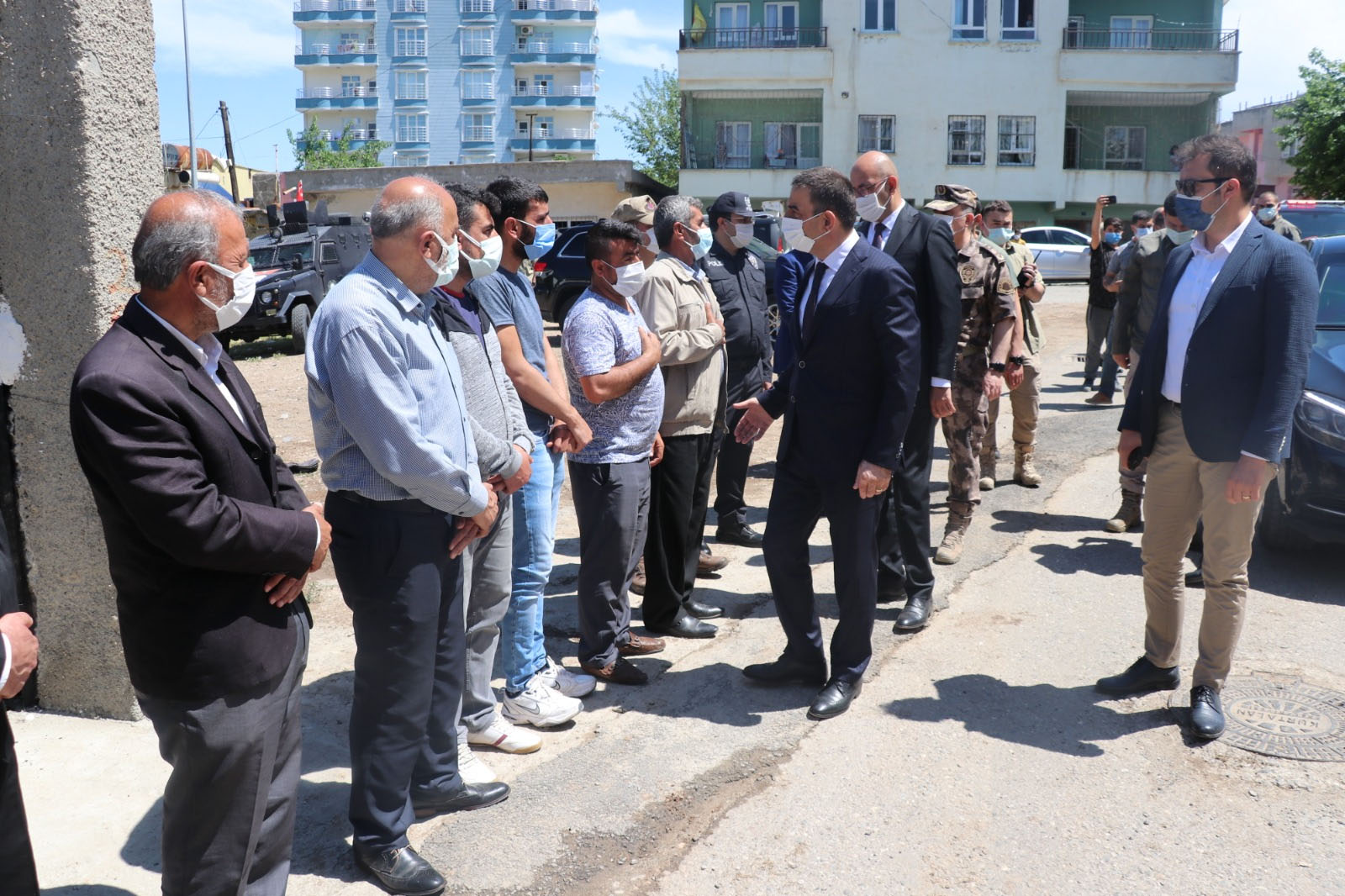 Vali Hacıbektaşoğlu, trafik kazasında hayatını kaybeden polis Karataş'ın ailesine başsağlığı diledi