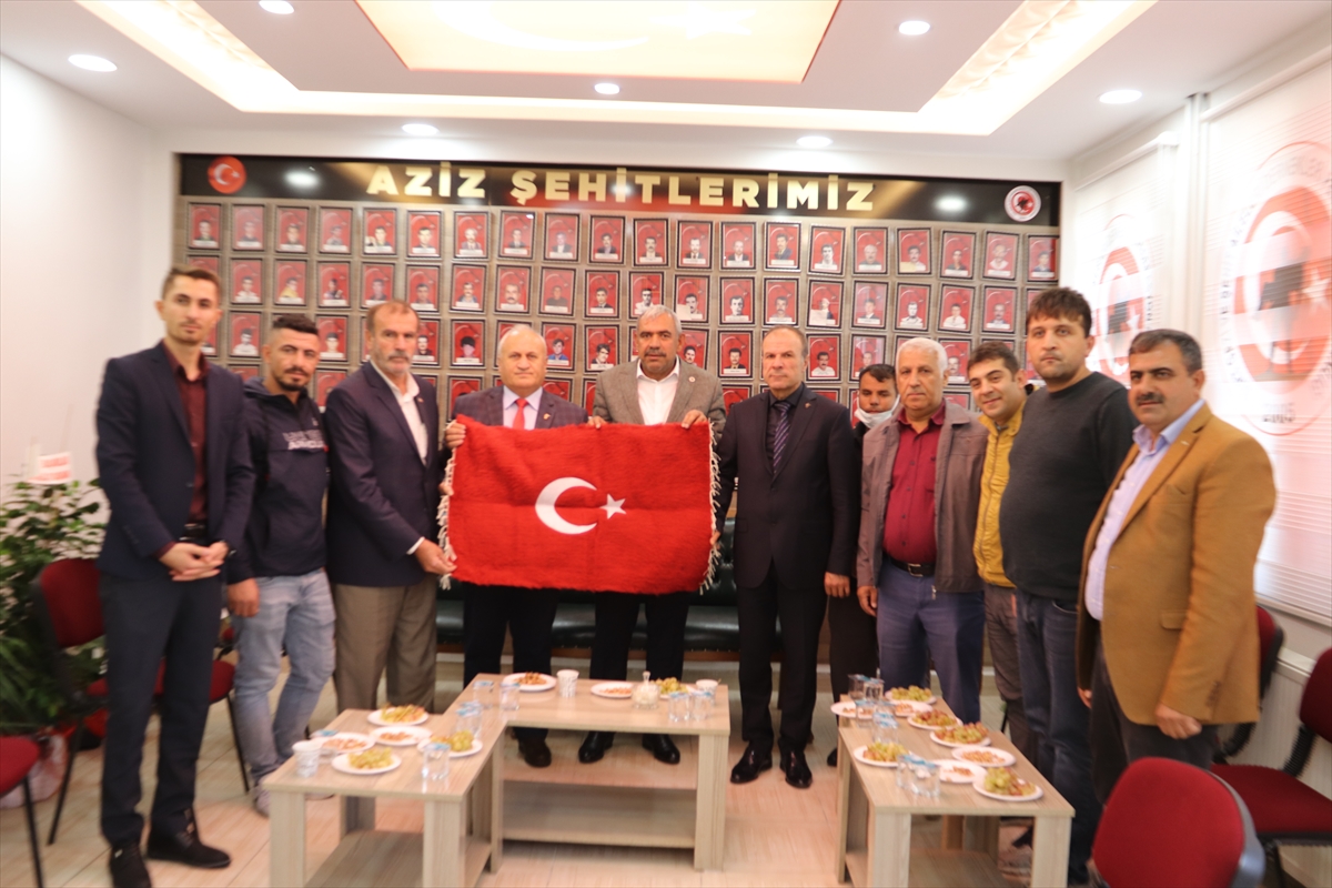 Mehmet&ccedil;ik Vakfından, Siirt Gazi ve Şehit Aileleri G&uuml;venlik Korucuları Federasyonuna ziyaret