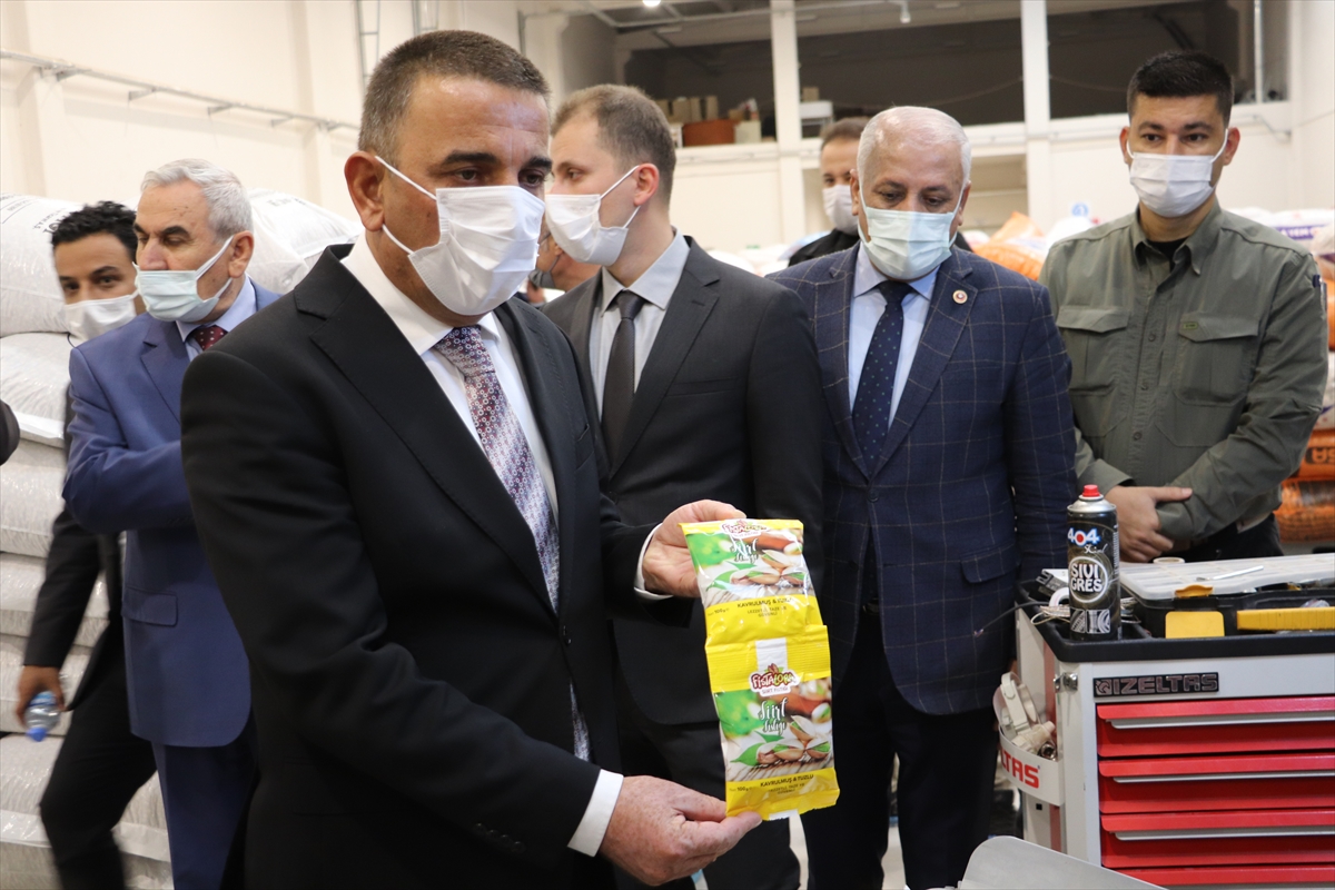 Hacıbektaşoğlu, Entegre Fıstık İşleme Tesisini ziyaret etti