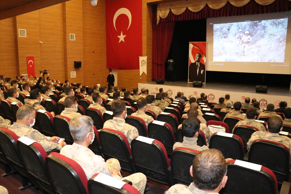 G&uuml;venlik korucularına hizmet i&ccedil;i eğitim semineri verildi