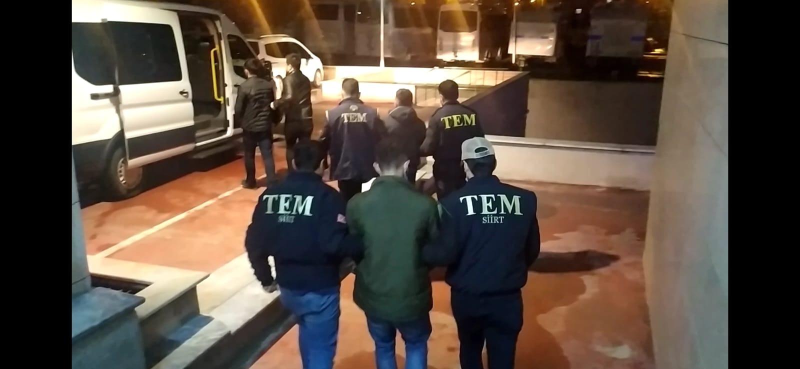 Silahla yaralama su&ccedil;undan 4 kişi tutuklandı