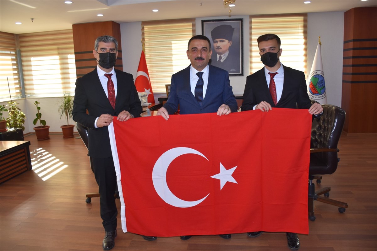 Vali Hacıbektaşoğlu Emaneti &Ouml;pt&uuml; ve Teslim Aldı