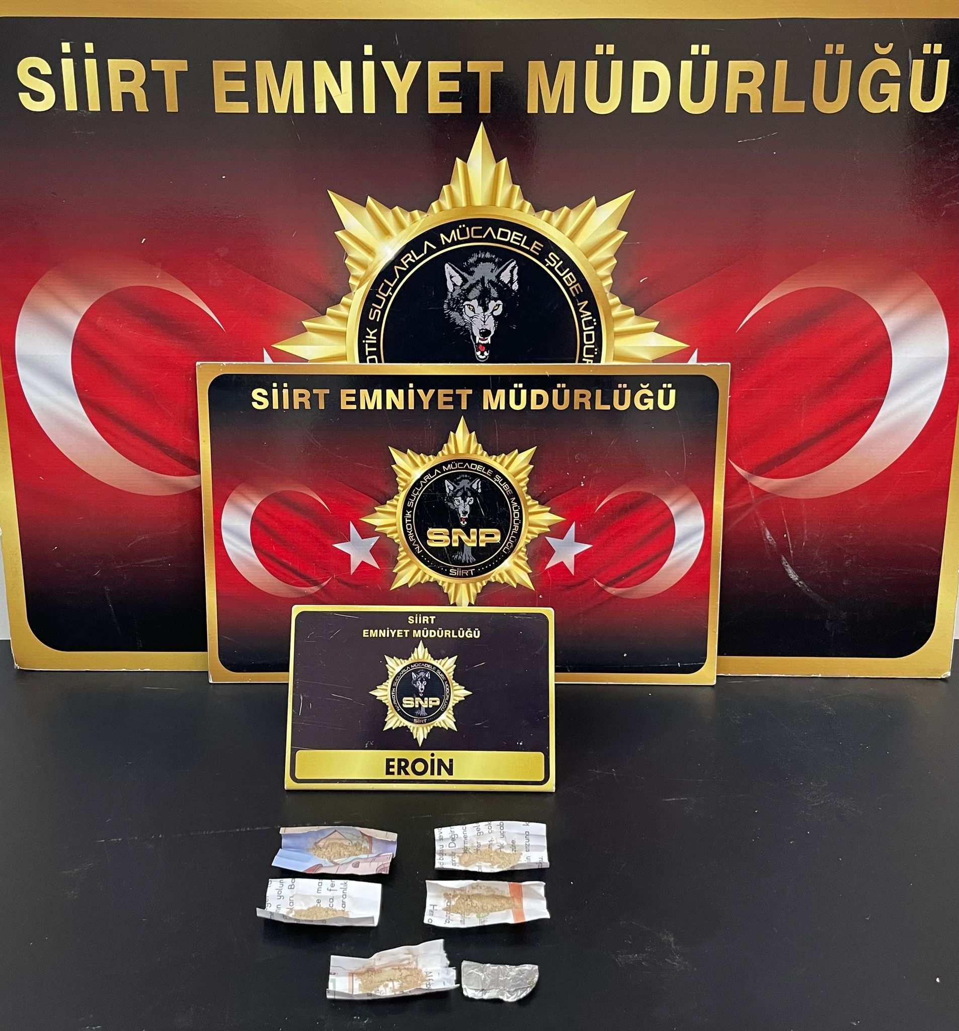 Uyuşturucuyu korse ile v&uuml;cuduna saran ş&uuml;pheli yakalandı