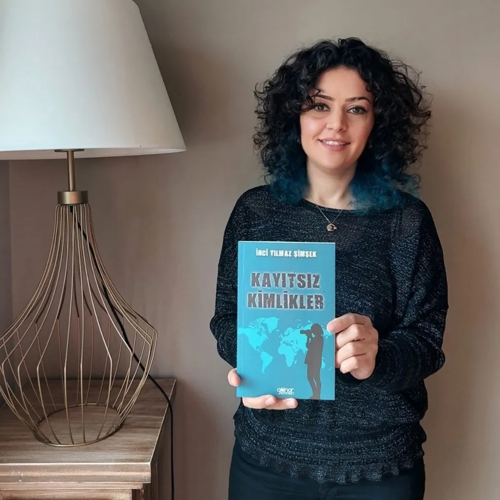 Şimşek’in son kitabı “Kayıtsız  Kimlikler” okuyucu ile buluştu