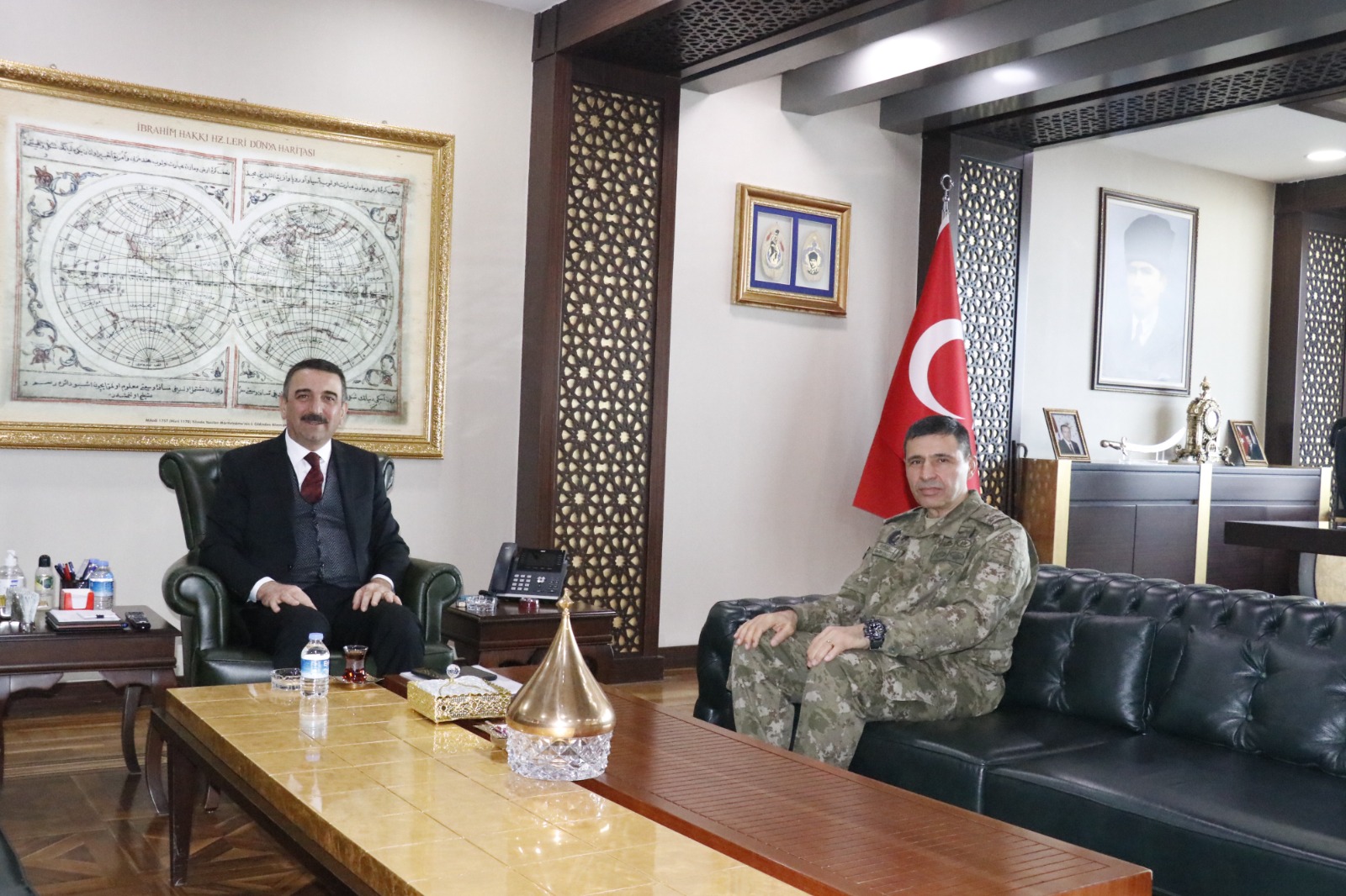 Vural&rsquo;dan Hacıbektaşoğlu&rsquo;na Nezaket Ziyareti
