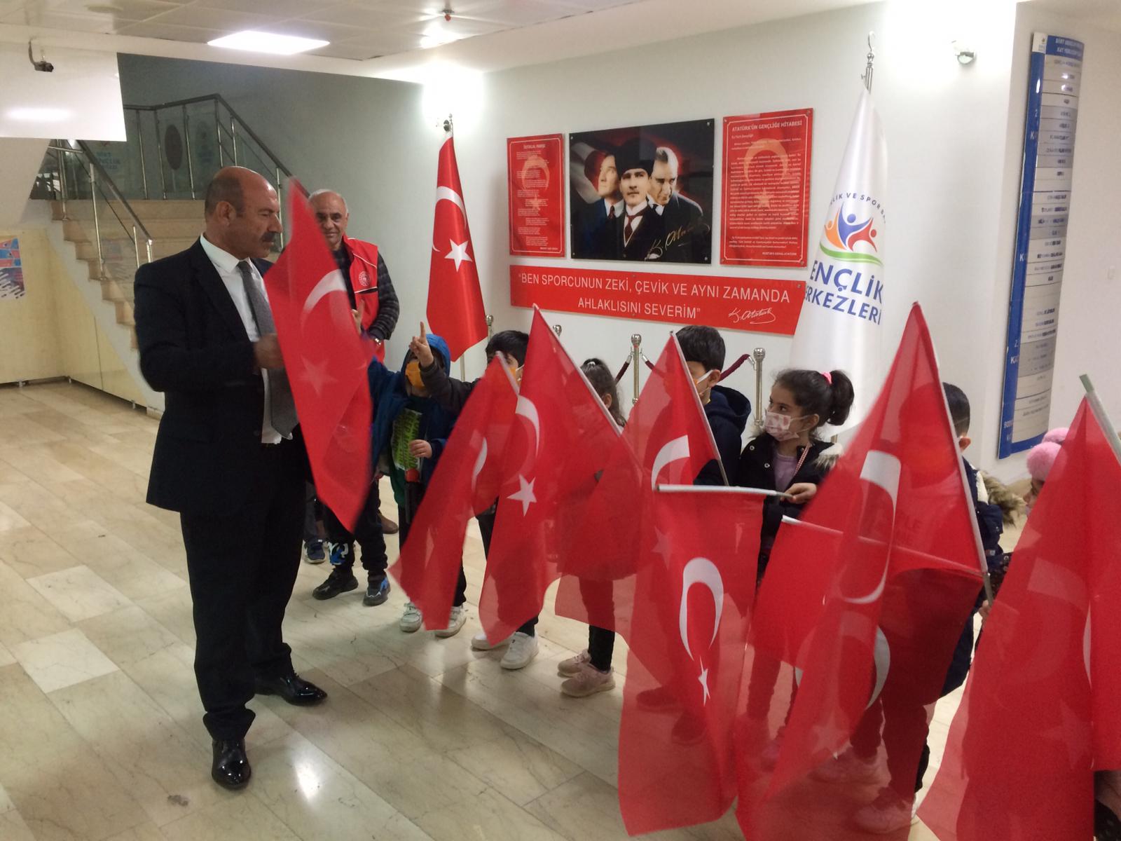 Siirt Gen&ccedil;lik Merkezi Anaokul &Ouml;ğrencilerini Ağırladı