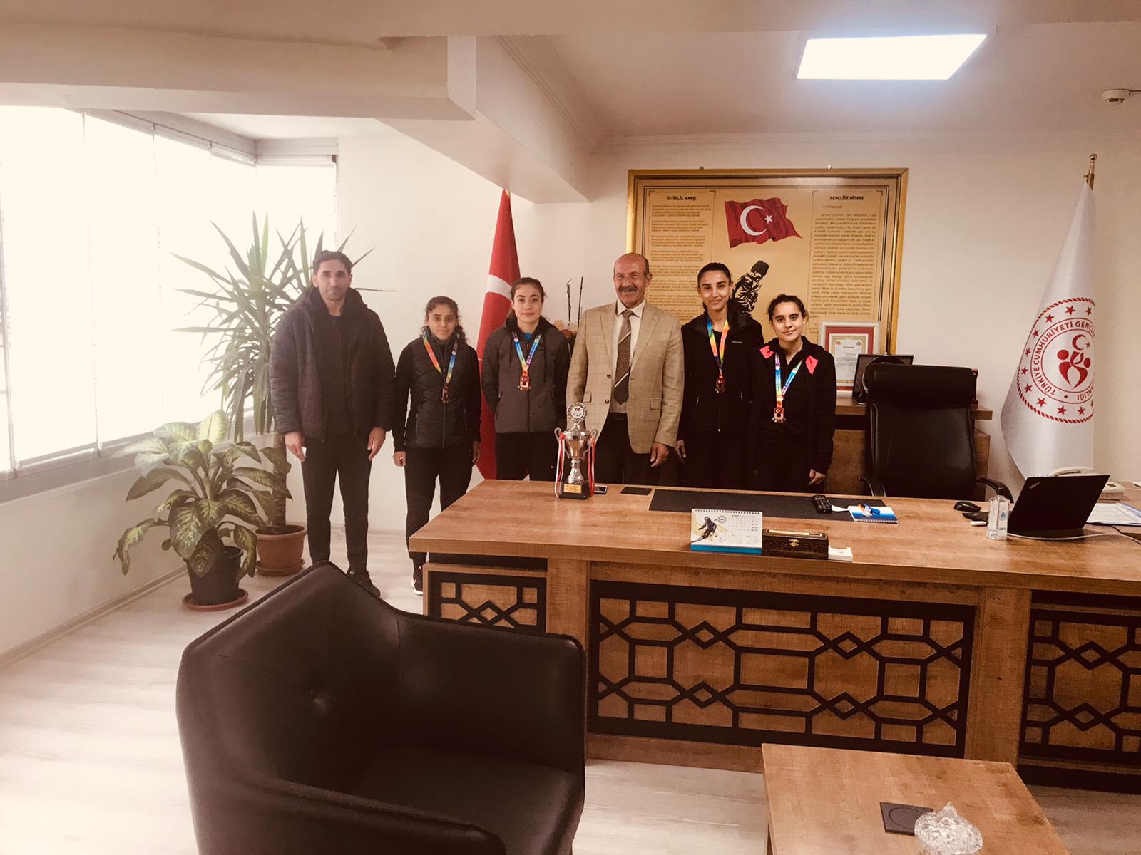 Kros Takımı T&uuml;rkiye &Uuml;&ccedil;&uuml;nc&uuml;s&uuml; Oldu