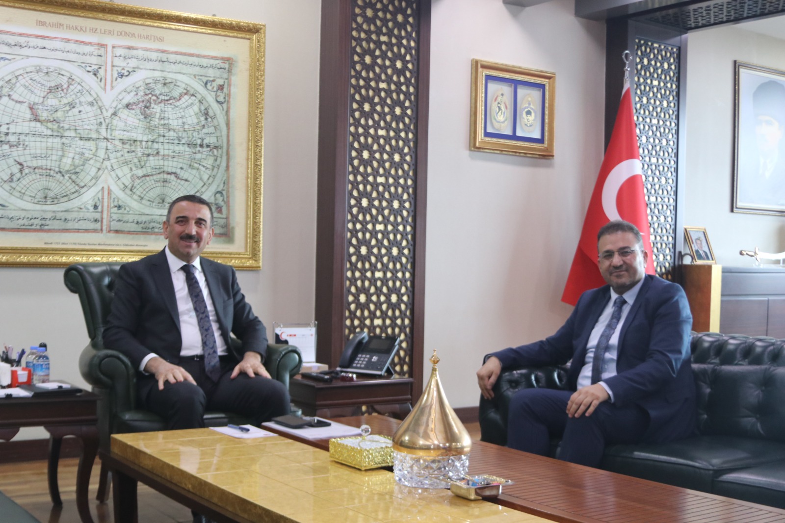 Dilek&rsquo;ten Hacıbektaşoğlu&rsquo;na Nezaket Ziyareti