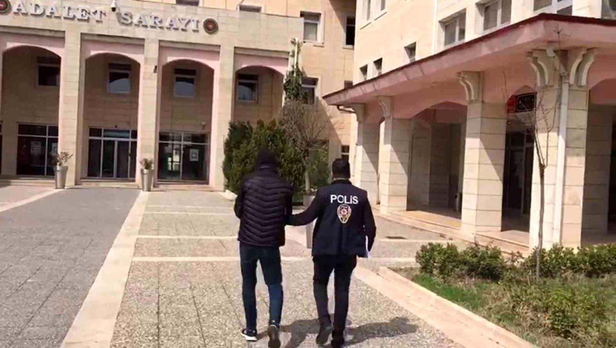 ATM&rsquo;de 2 vatandaşın parasını &ccedil;alan şahıs yakalandı