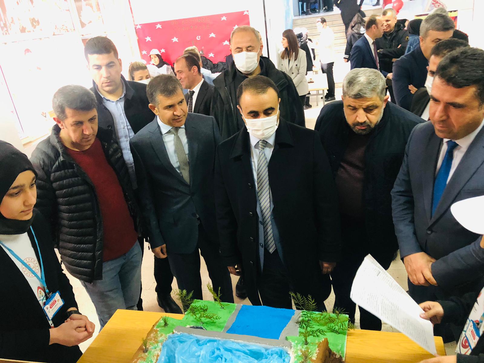 Kurtalan'daT&Uuml;BİTAK 4006 Bilim Fuarı a&ccedil;ıldı