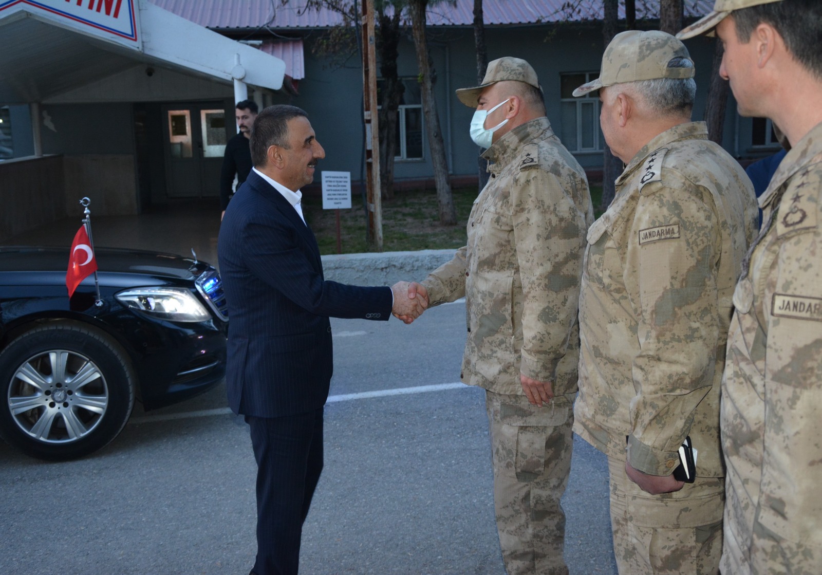 Vali Hacıbektaşoğlu, İftarını Jandarma Personeli İle Yaptı