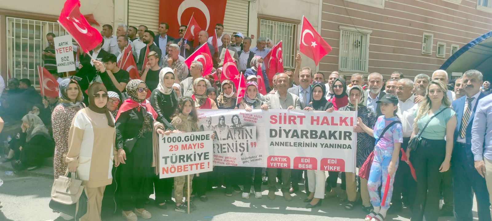 STK&rsquo;lardan Diyarbakır Annelerine Destek