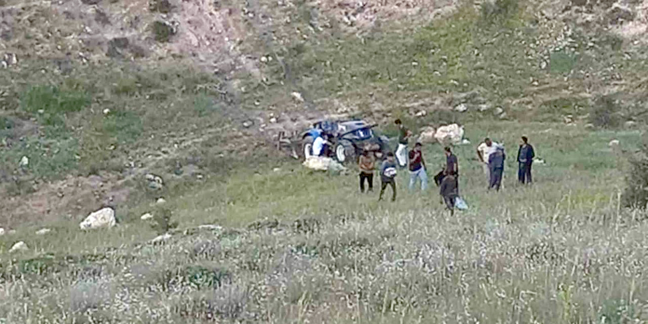 Trakt&ouml;r devrildi, s&uuml;r&uuml;c&uuml; kazayı ucuz atlattı