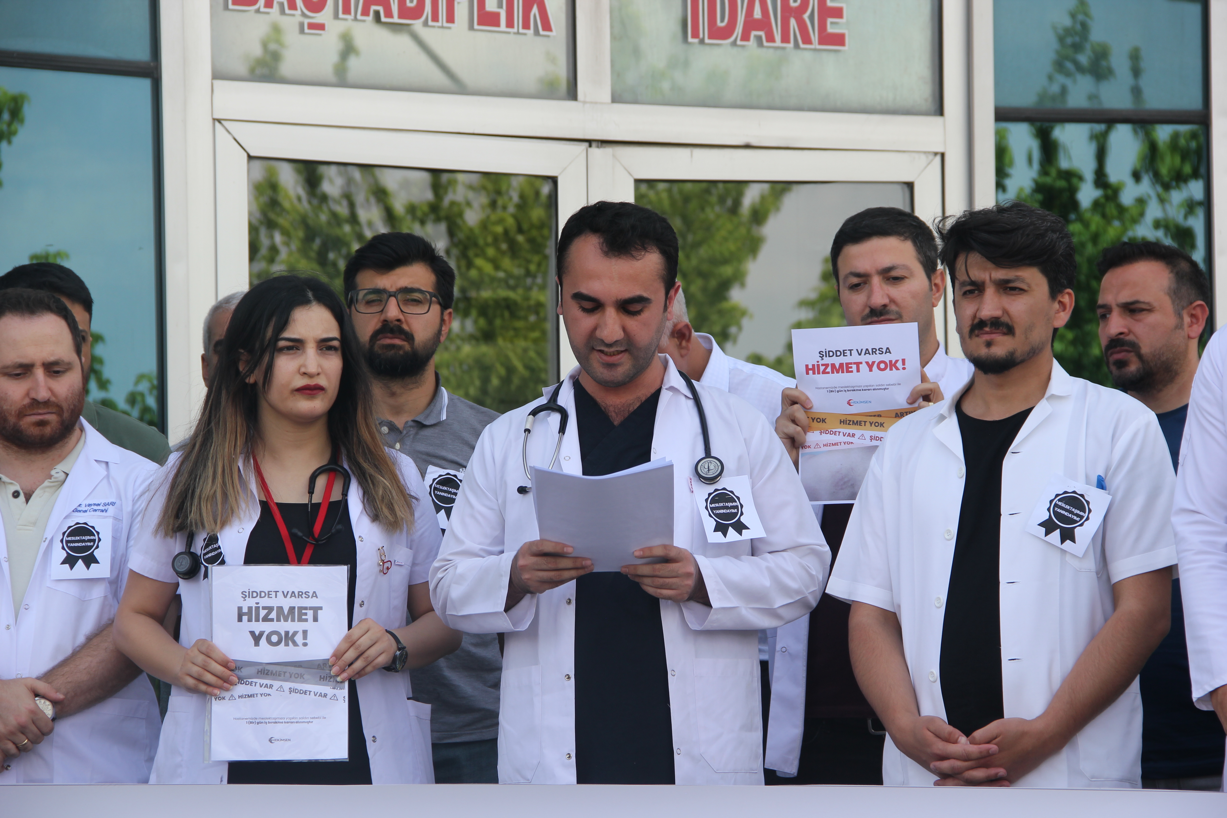 Darp Edilen Sağlık Personeli İ&ccedil;in Basın A&ccedil;ıklaması Yapıldı