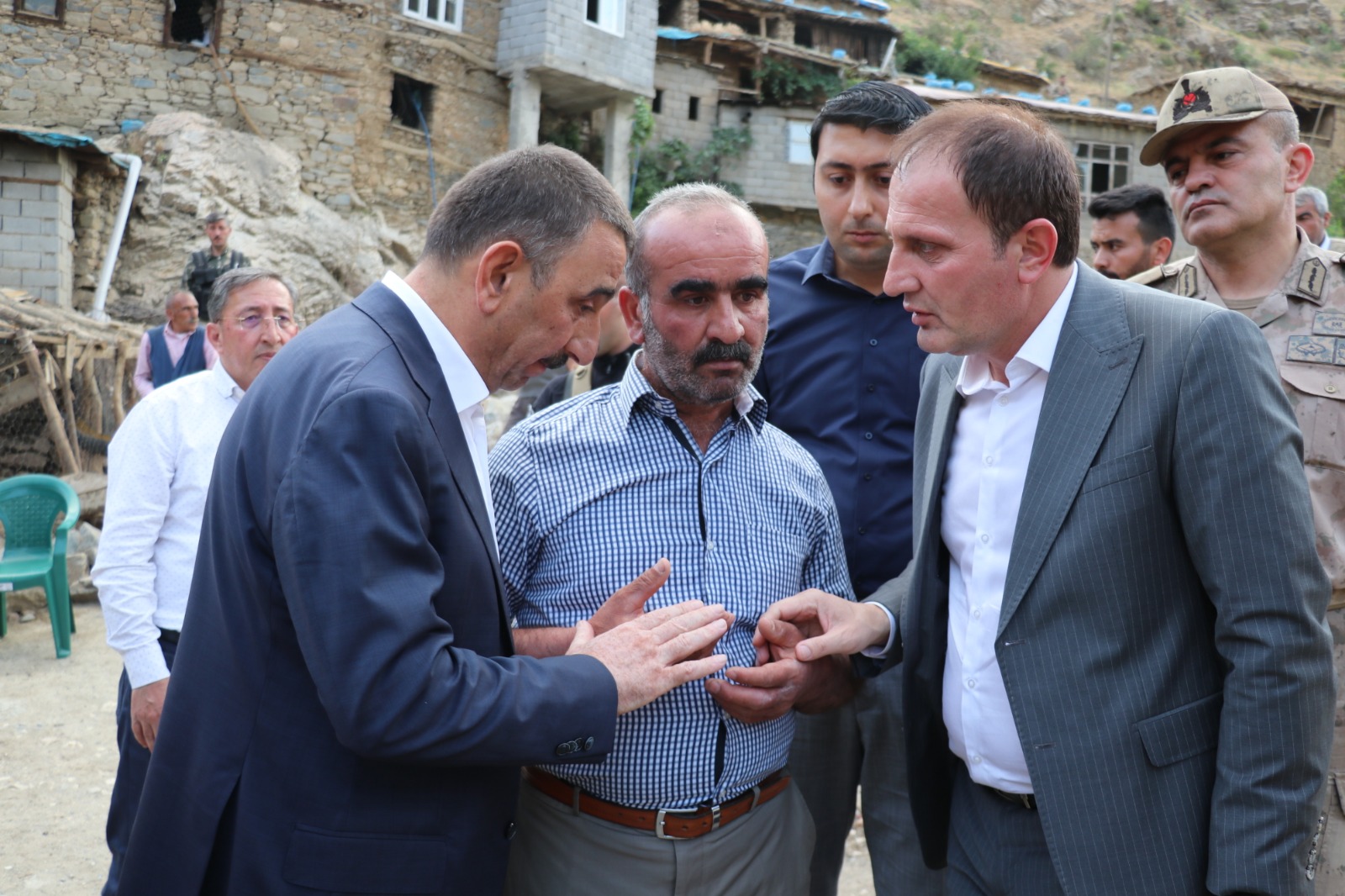 Hacıbektaşoğlu, G&uuml;neş&rsquo;in Ailesiyle G&ouml;r&uuml;şt&uuml;