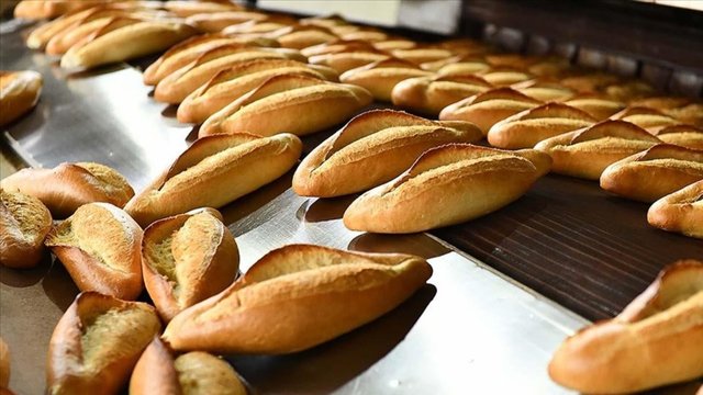 T&uuml;m T&uuml;rkiye&rsquo;de ekmeğin kilo fiyatı 20 TL&rsquo;yi ge&ccedil;meyecek