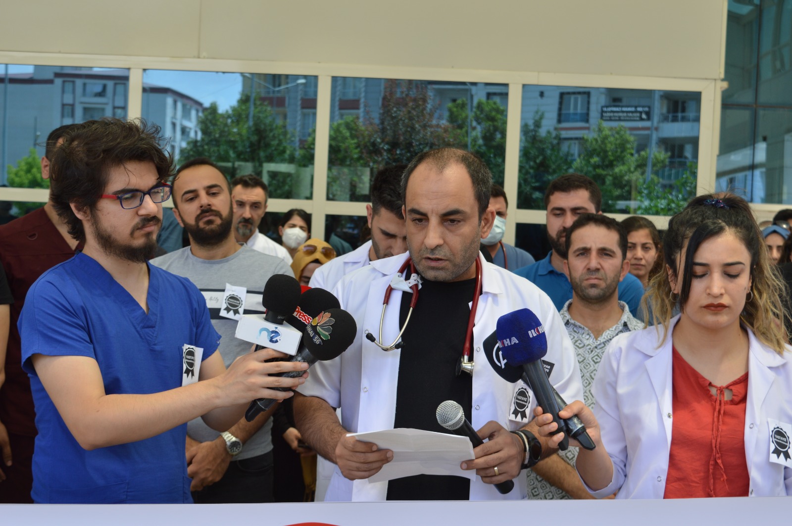 Dr. Ekrem Karakaya'nın &ouml;ld&uuml;r&uuml;lmesine tepki