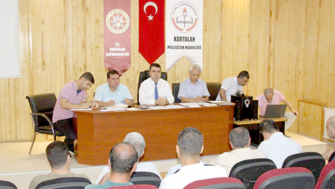 Okul m&uuml;d&uuml;rleriyle toplantı yapıldı