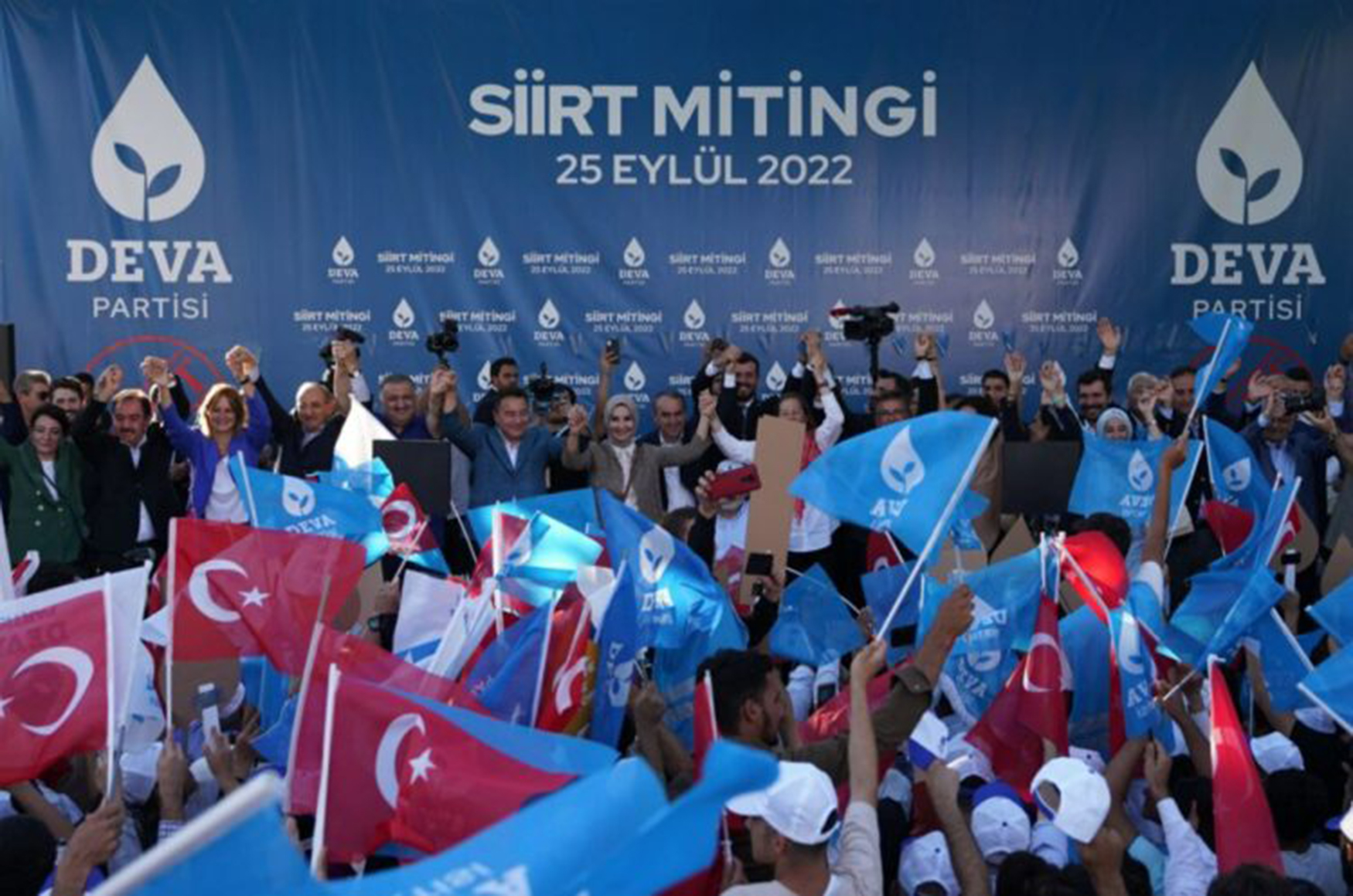 DEVA Partisi Genel Başkanı Ali Babacan, "Hedefimiz, vatandaşlarımızın &uuml;reterek zenginleştiği bir T&uuml;rkiye'dir&rdquo;