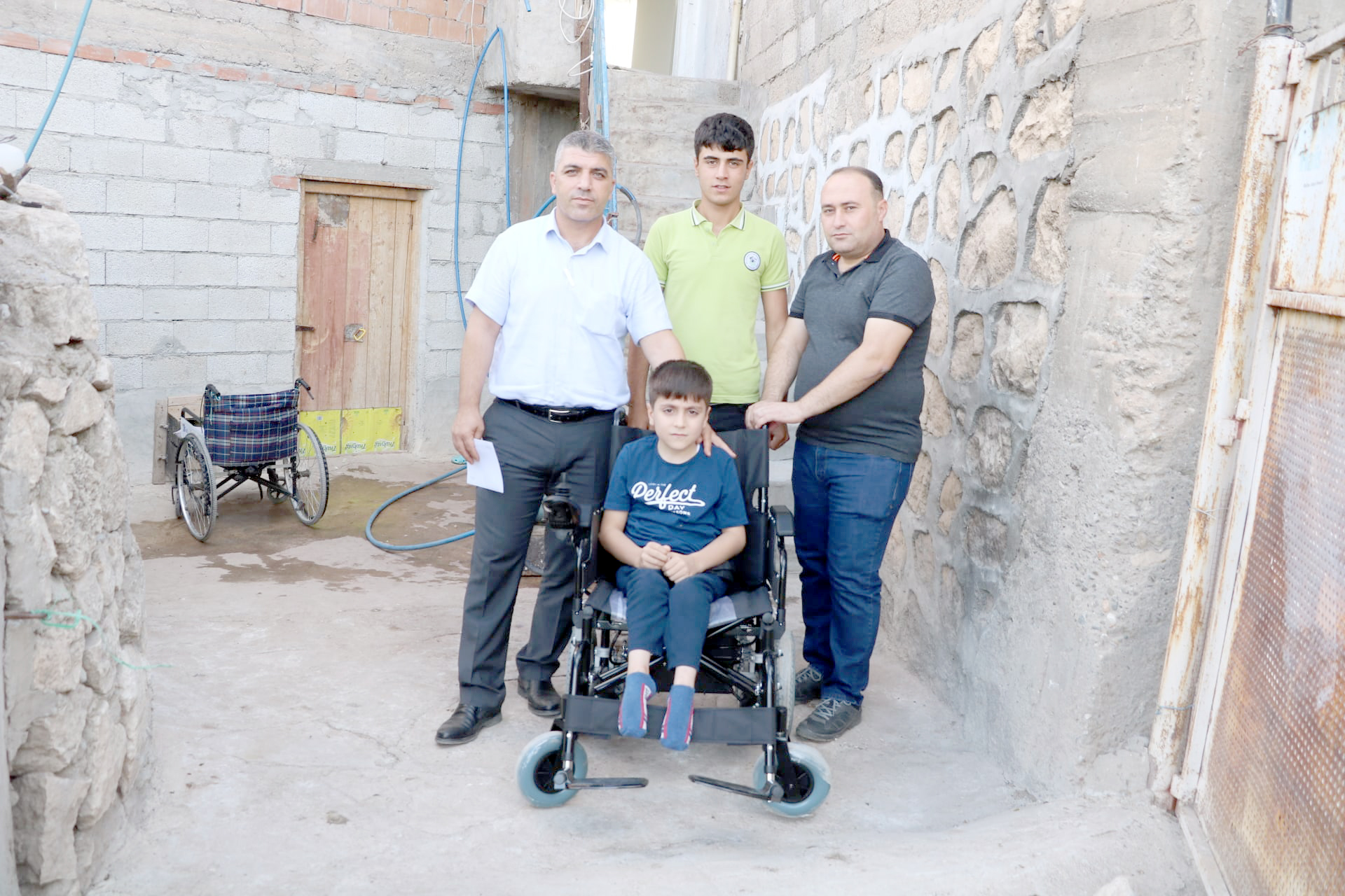 Ali Hamza&rsquo;nın ak&uuml;l&uuml; tekerlekli sandalye hayali ger&ccedil;ek oldu