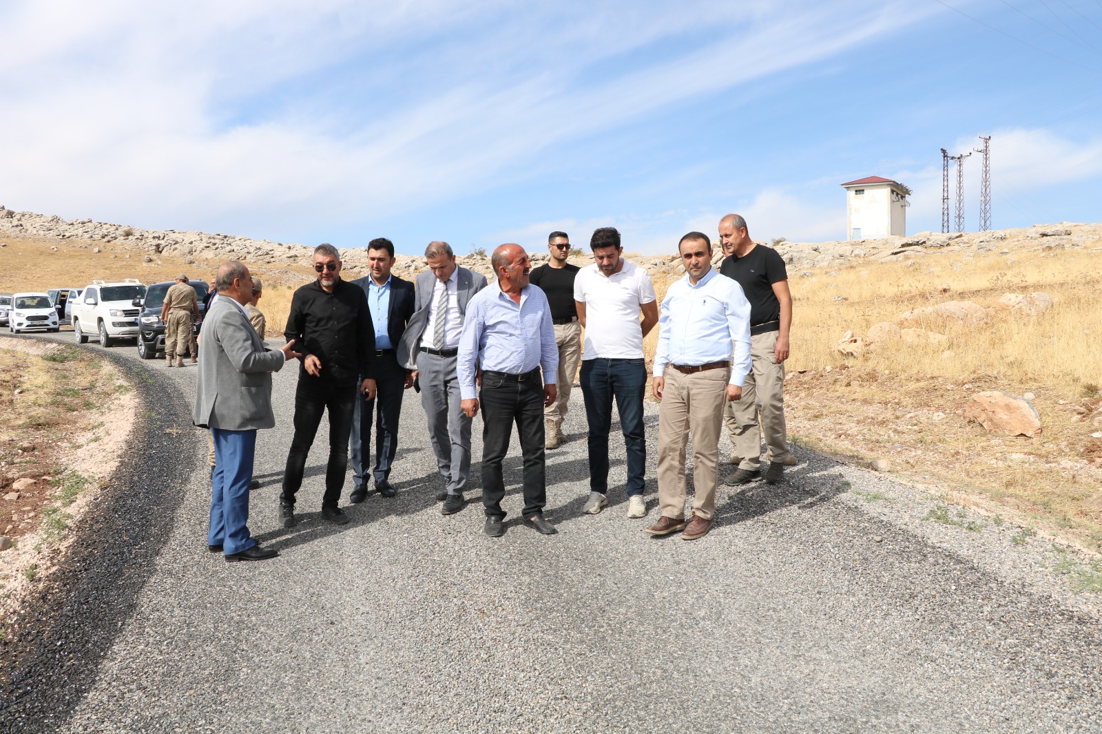 Tekin, devam eden yol &ccedil;alışmalarını inceledi