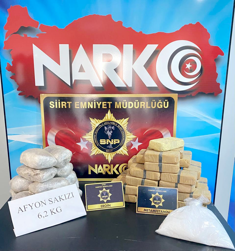 Valizde 25 kilo 700 gram uyuşturucu ele ge&ccedil;irildi