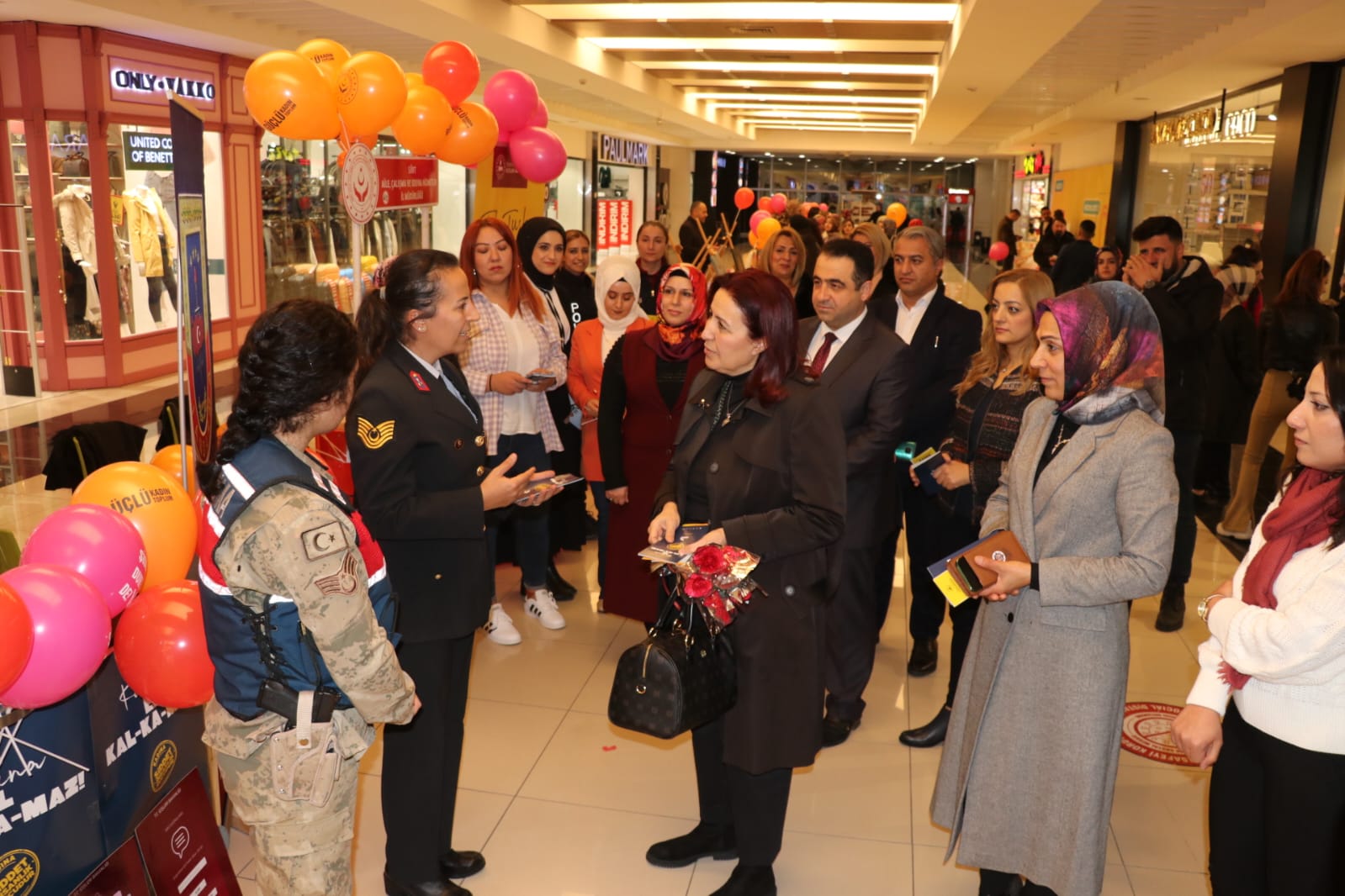 Siirtli Kadınlar, Kadınlara Y&ouml;nelik Şiddetle M&uuml;cadeleye Dikkat &Ccedil;ektiler