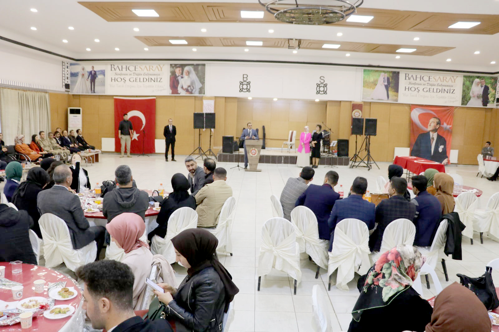 &Ouml;ğretmenler g&uuml;n&uuml; kutlandı