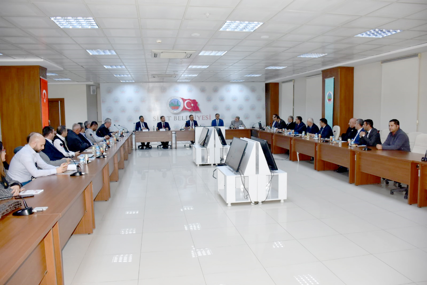 Siirt'te su &uuml;r&uuml;nleri yatırımlarına y&ouml;nelik toplantı yapıldı