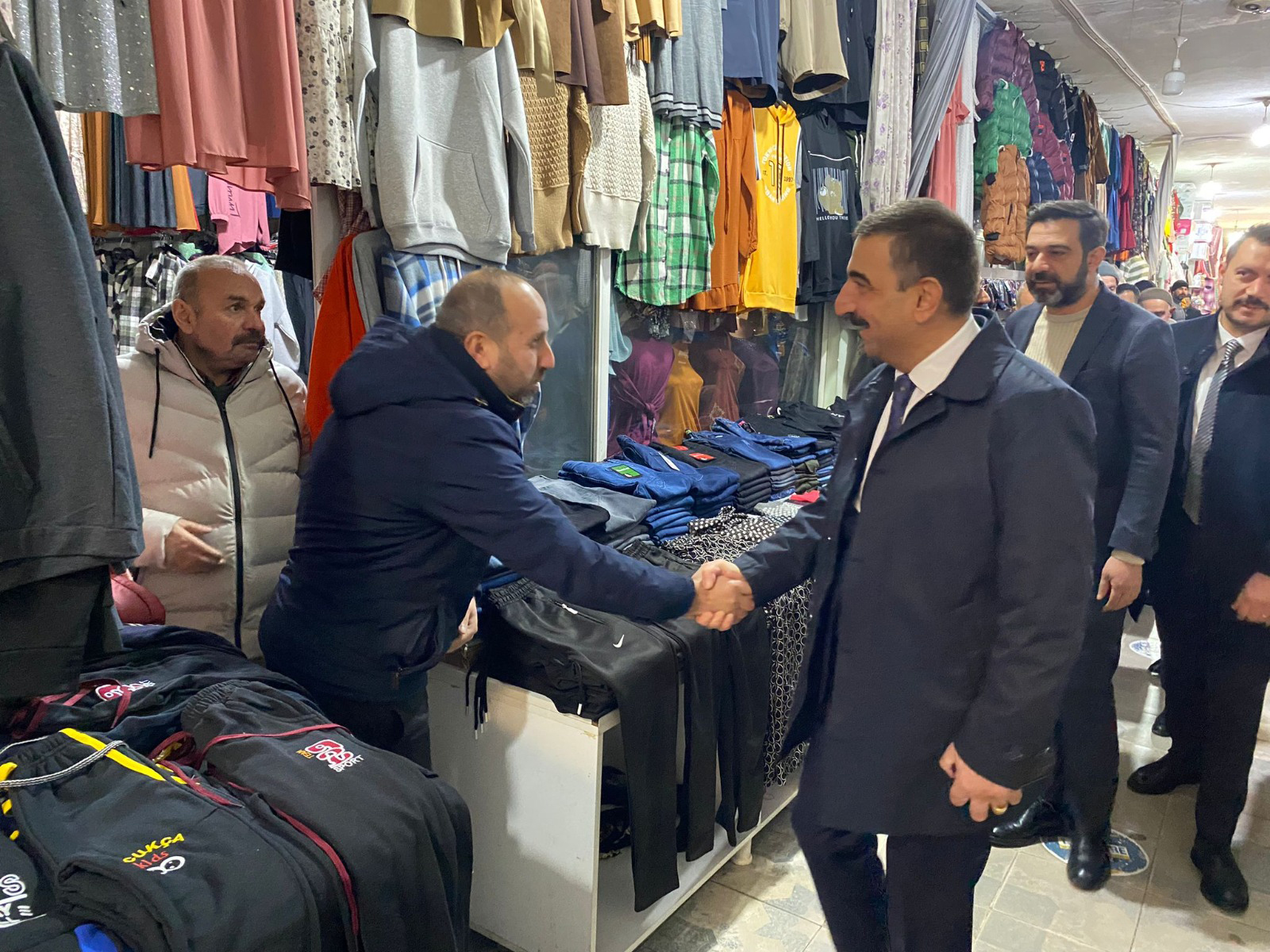 Hacıbektaşoğlu, pazar esnafını ziyaret etti