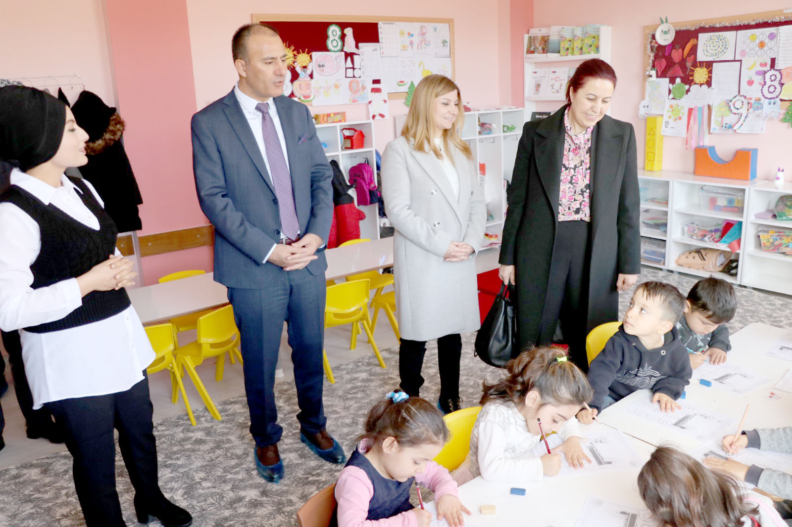 Hacıbektaşoğlu, Doluharman K&ouml;y&uuml;nde &ldquo;K&ouml;y Yaşam Merkezi&rdquo;ni Ziyaret Etti