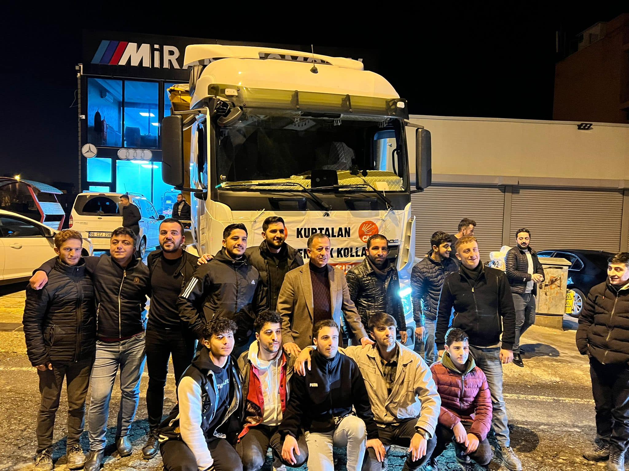 CHP&rsquo;den deprem  b&ouml;lgesine yardım tırı