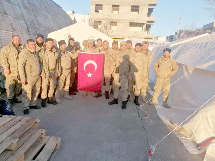 G&uuml;venlik Korucuları Adıyaman&rsquo;da Depremzedelere Destek Veriyor