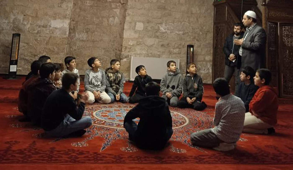 &Ouml;ğrenciler tarihi Ulu Cami'yi ziyaret etti