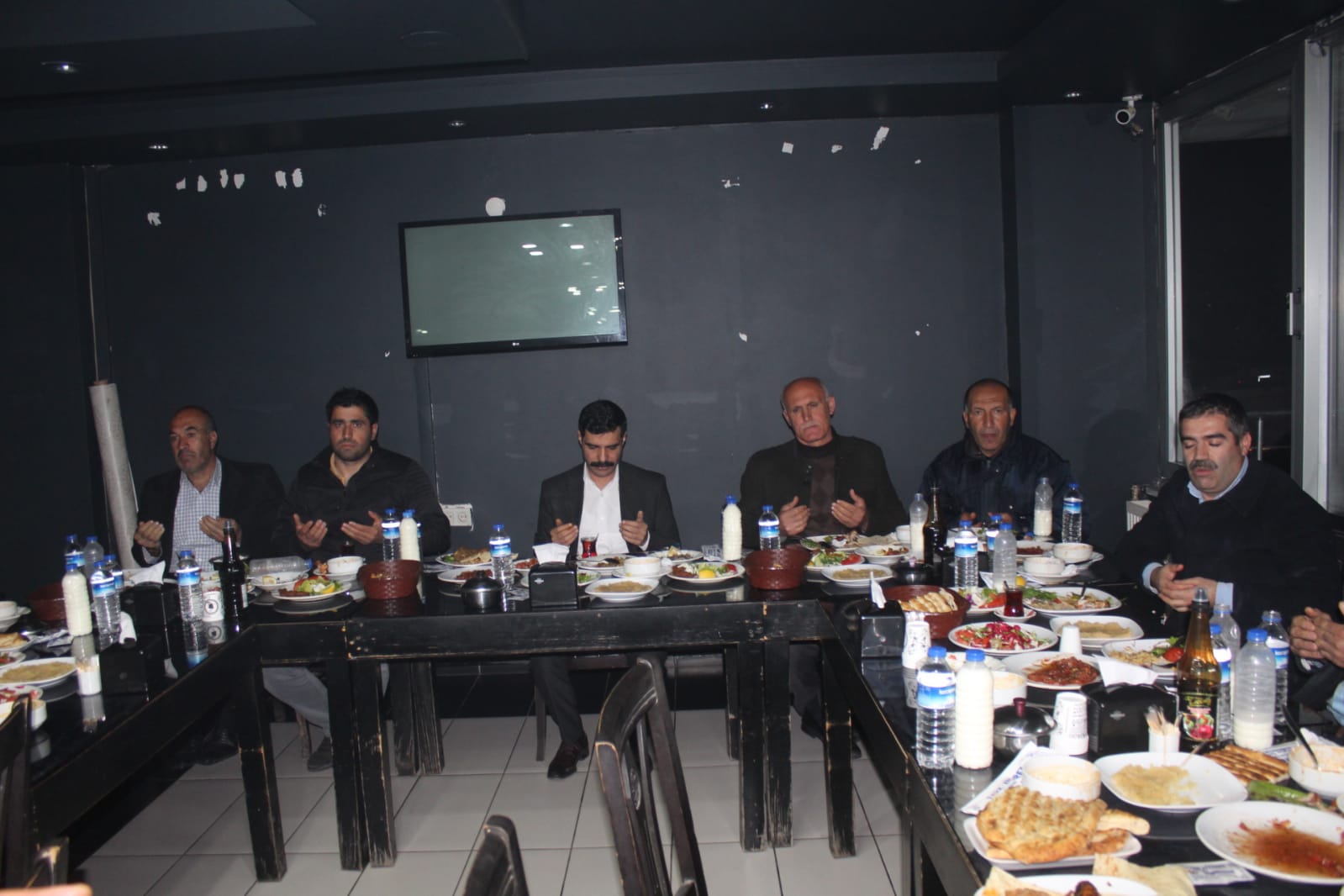 Bağlı, personelleriyle iftar yaptı