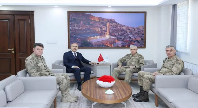 Jandarma Genel Komutanı Orgeneral &Ccedil;etin,&nbsp;Mardin&nbsp;Valisi Demirtaş'ı ziyaret etti