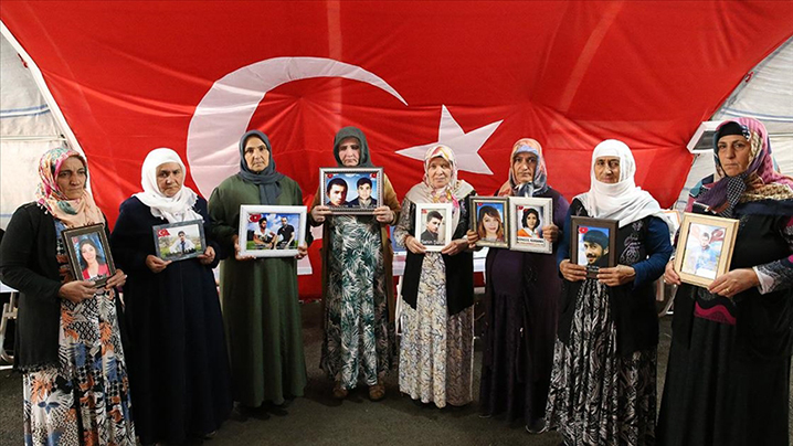 Diyarbakır&nbsp;anneleri evlatlarını istiyor