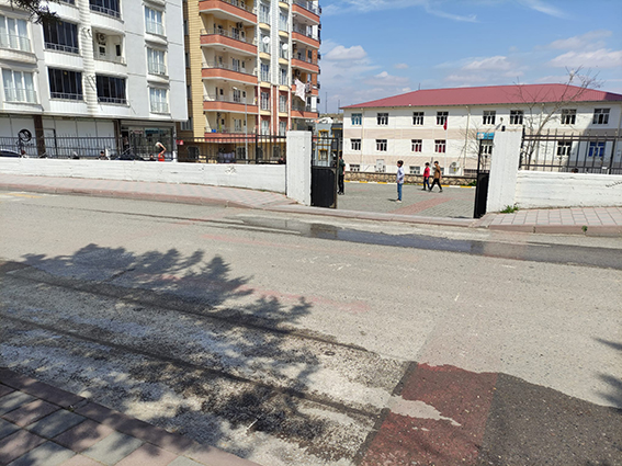 Deforme olan yaya ge&ccedil;idi &ccedil;izgilerinin yenilenmesi isteniyor