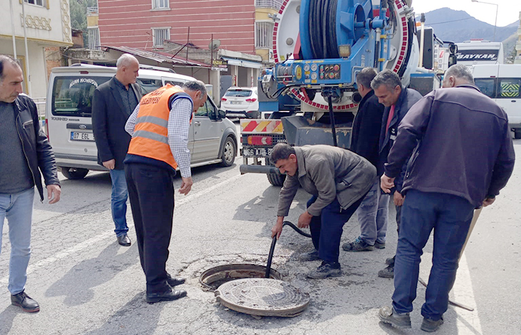Kanalizasyonlar temizlendi