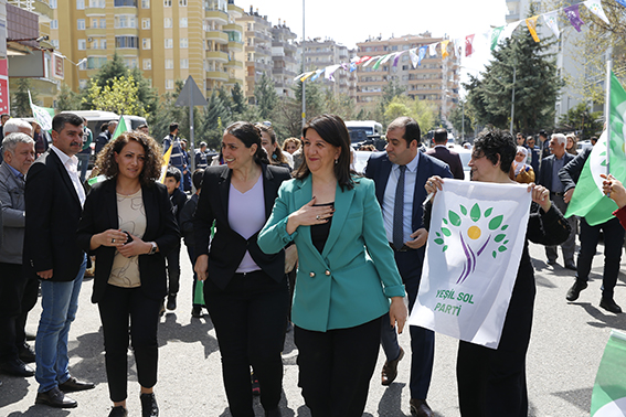 HDP Eş Genel Başkanı Buldan,&nbsp;Diyarbakır'da se&ccedil;im b&uuml;rosunun a&ccedil;ılışında konuştu
