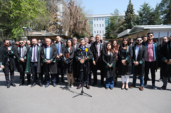 Diyarbakır&nbsp;Barosu 5 Nisan Avukatlar G&uuml;n&uuml; dolayısıyla basın a&ccedil;ıklaması yaptı