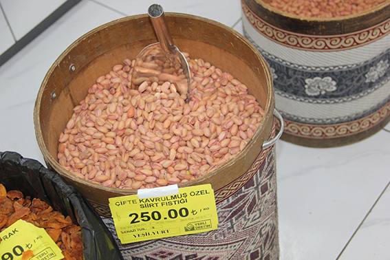 Fıstığın anavatanı Siirt&rsquo;te, Siirtliler fıstık yiyemiyor&nbsp;