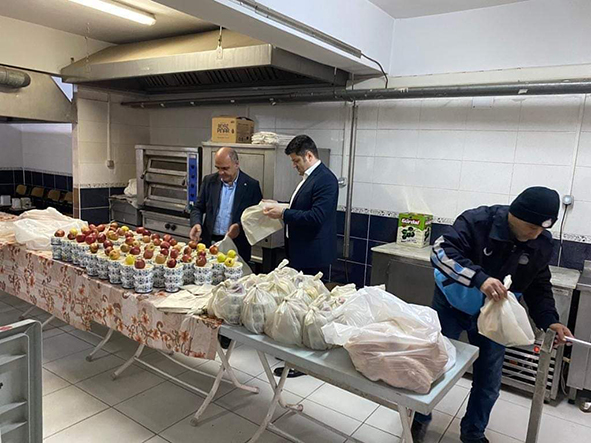 &Ouml;merli Belediyesinden ihtiya&ccedil; sahibi vatandaşlara ramazan yardımı