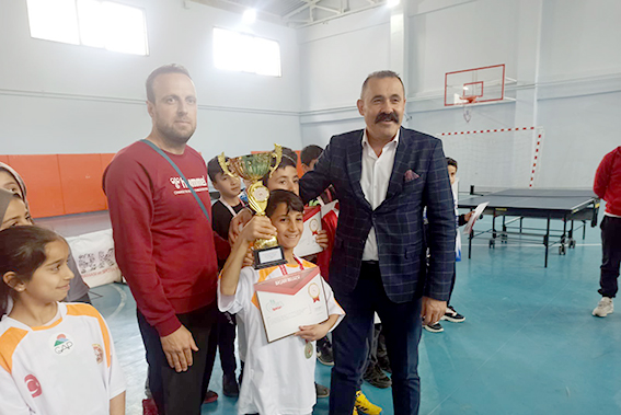 Okul Sporları Tenis Müsabakaları sone erdi
