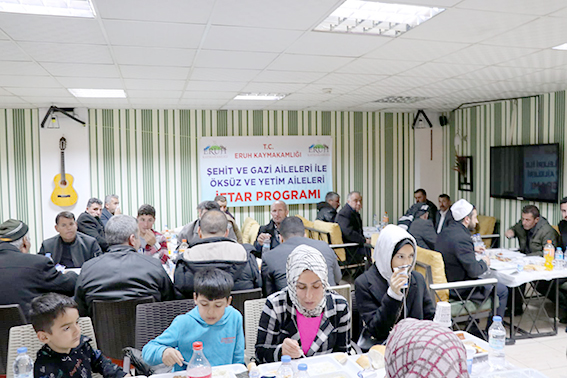 Erdil, Eruh&rsquo;ta Şehit Ve Gazi Aileleriyle İftarda Bir Araya Geldi