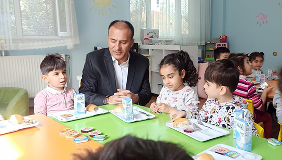 Deniz Edip&rsquo;ten Anaokulu Ziyareti