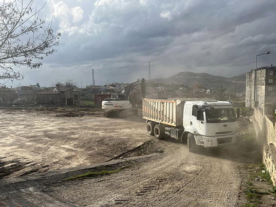 Eruh&rsquo;ta yeni lisenin temeli kazılmaya başlandı